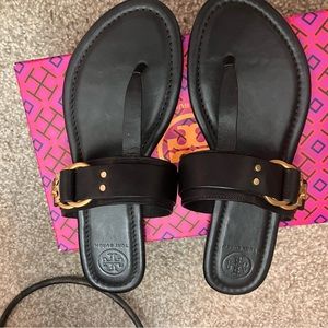 tory birch flip flops black and gold